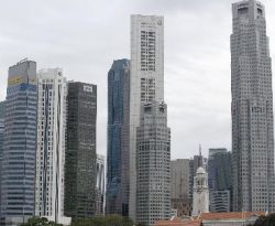Menunggu turunnya bunga bank